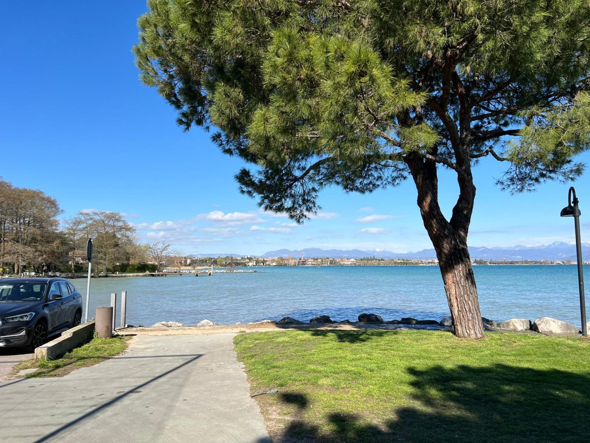 La Vela Appartement Sirmione Buitenkant foto